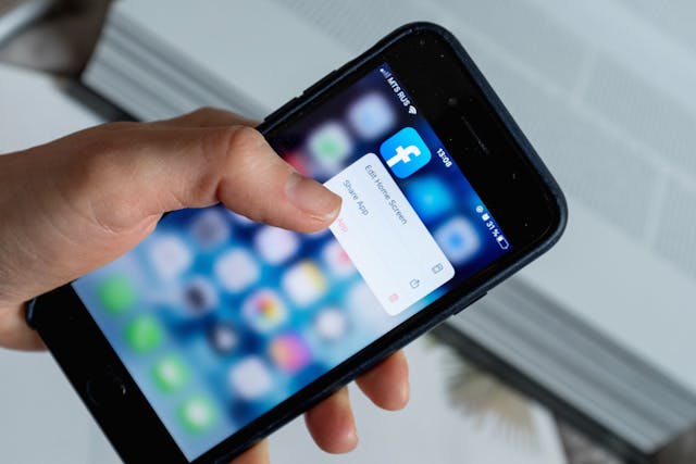 Kiedy publikować na FB? Sprawdź, w jakich godzinach najlepiej publikować na Facebooku