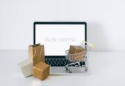 Jak sprzedawać na TikTok Shop? Dla początkujących