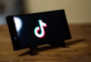 TikTok Shop w Polsce już jest! Zyskają na tym wszyscy?